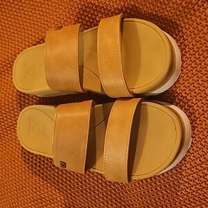 REEF Vista HI sandals Size 9
